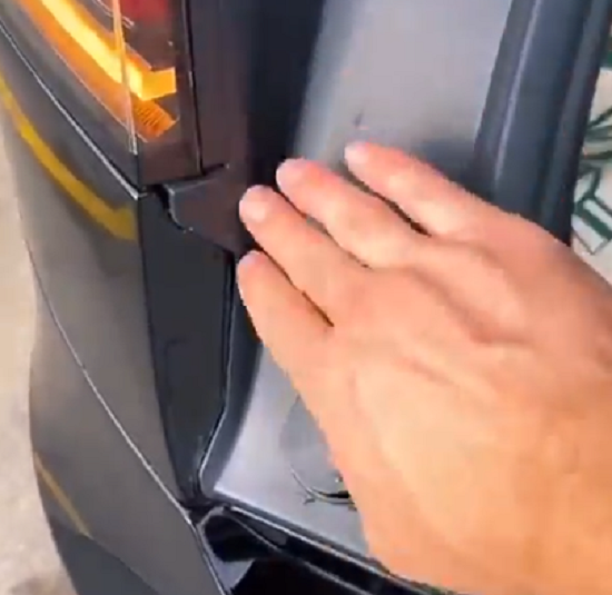 テスラ車の品質の悪化が止まらない？　これはガッカリするｗ（2つの動画）