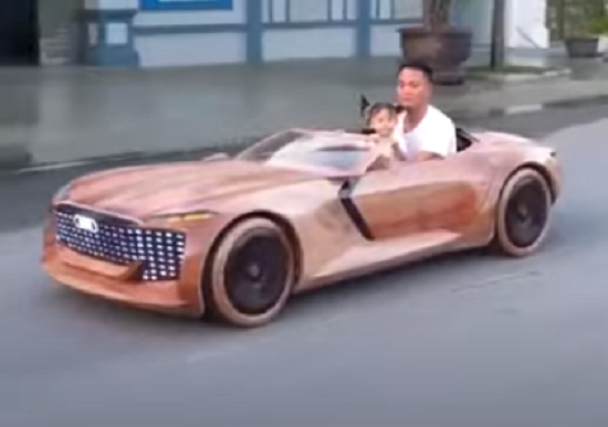 ベトナム人のお父さんが娘の1歳の誕生日に木製の車を作ったその出来栄えと記録が凄い！