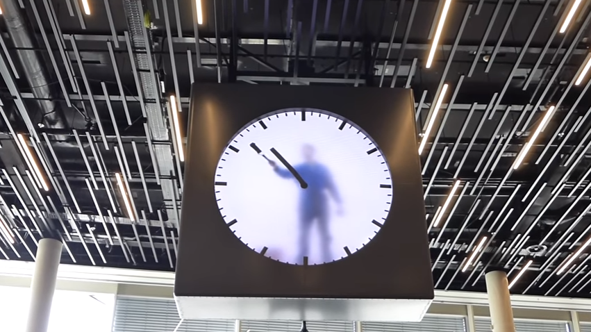 アムステルダムの時計の中には 小っちゃいオッサンがいて時間を描いてましたｗ 夜ふかしのすすめ