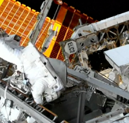 NASAのニコール・マンとJAXAの若田浩一がISSで7時間の船外活動を行いました！！