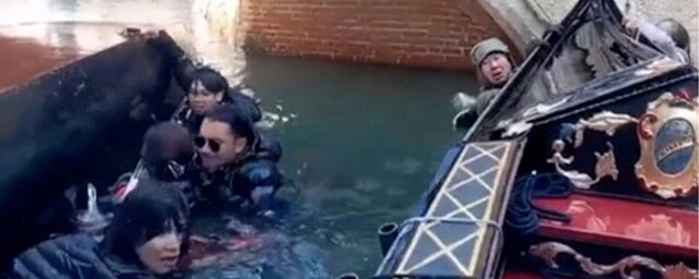 ヴェネツィアに来た中国人観光客が自撮りに夢中でゴンドラを転覆させ大騒ぎに！ｗ