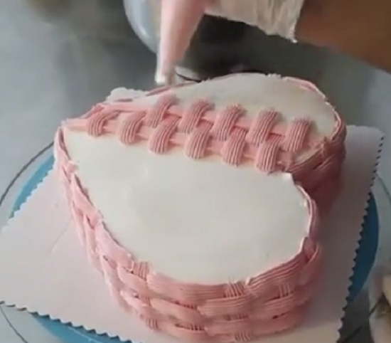 ケーキ職人が作るロマンティックなケーキが素敵すぎる！