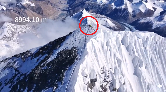 エベレストの頂上からドローンを飛ばすとこんな絶景が撮影できるようです！