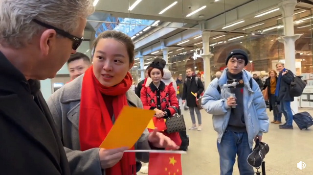 中国人がイギリスで「不遜な態度」をとりまくっている様子をご覧ください！ｗ　何様です？