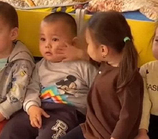 男の子はこれがどれだけ幸せな時間だったのか理解していなかった！ｗ