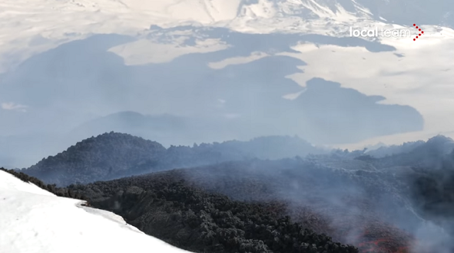 雪山で「溶岩」が流れ出すと寒いわ熱いわ忙しいこんな感じになる！ｗ