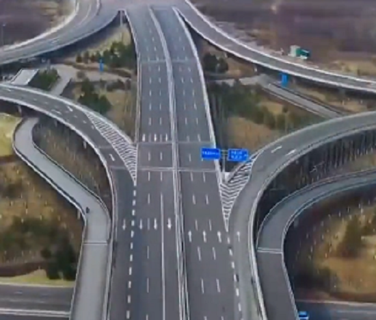 中国にある高速道路がなんか変なことになってる！ｗ　なんで？