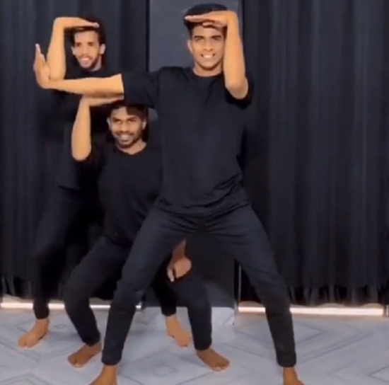 インドの奇妙なダンスが進化して今はこうなってるようです！ｗ（2つのビデオ）　