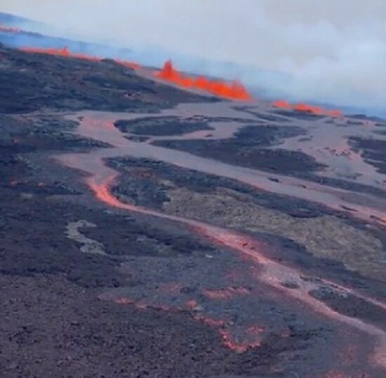 ハワイのマウナロア火山が３８年ぶりに噴火した！