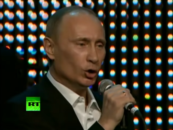 プーチン大統領がみんなの前で歌う、その美声を聞いたことありますか！？ｗ