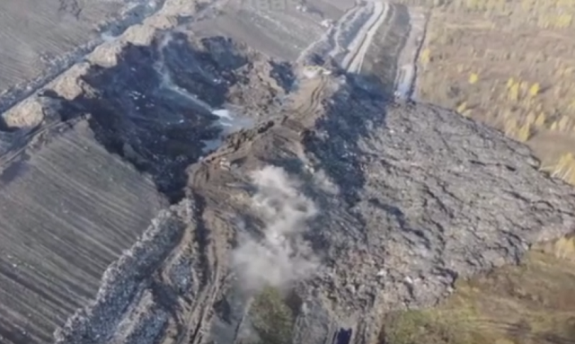 ロシアの巨大な「ゴミの山」で大規模な地滑りが起こり悪臭被害が凄いらしい！ｗ