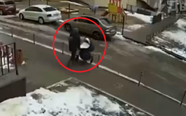 赤ちゃんの乗ったベビーカーに17階から男が落ちてきて二人とも死亡してしまった 夜ふかしのすすめ 赤ちゃんの乗ったベビーカーに17階から男が落ちてきて二人とも死亡してしまった 夜ふかしのすすめ
