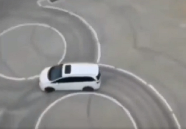 中国での運転免許試験場はこんな感じらしい！