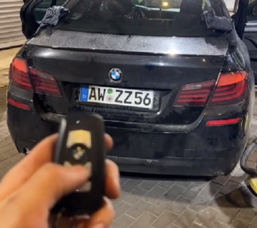 BMWのトランクがもはや「ギロチン」でしかない！　これは危ないｗ