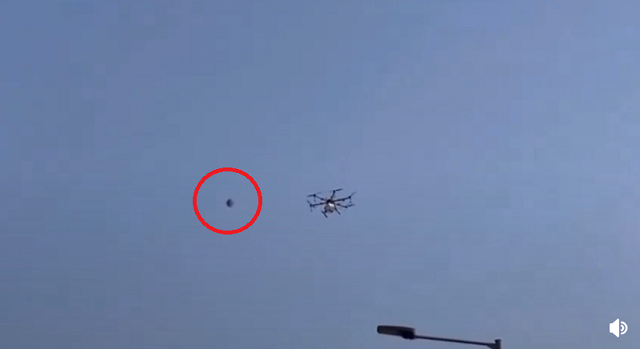 インドの農民が「凧をあげて」警察のドローンを撃墜した！？ｗ