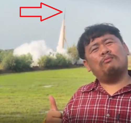 タイの「ロケット祭り」の打ち上げが旅客機の窓から確認できるって、祭りのレベルじゃなくなってる！ｗ