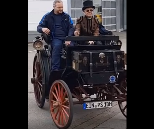 ドイツで最古のベンツ車が「車検」を受けて合格する様子がこれ！ｗ（2つの動画）
