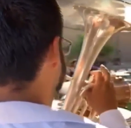管楽器の音が奇妙な場所からでているとしか思えない演奏者がいるのだが！ｗ
