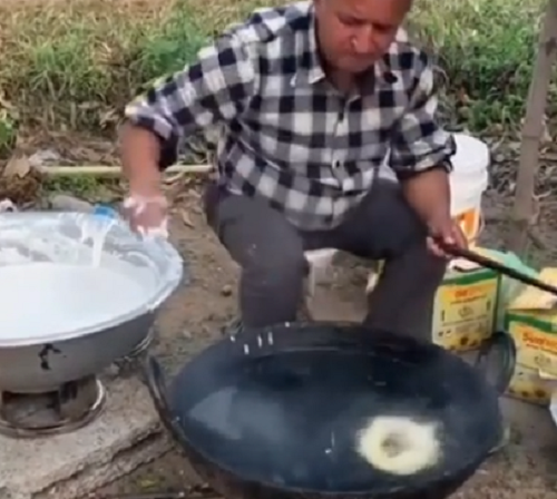 各地の「屋台料理」をあなたも食べてみませんか？　自分はちょっと…