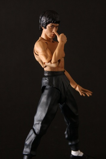 figuartsBluceLee13