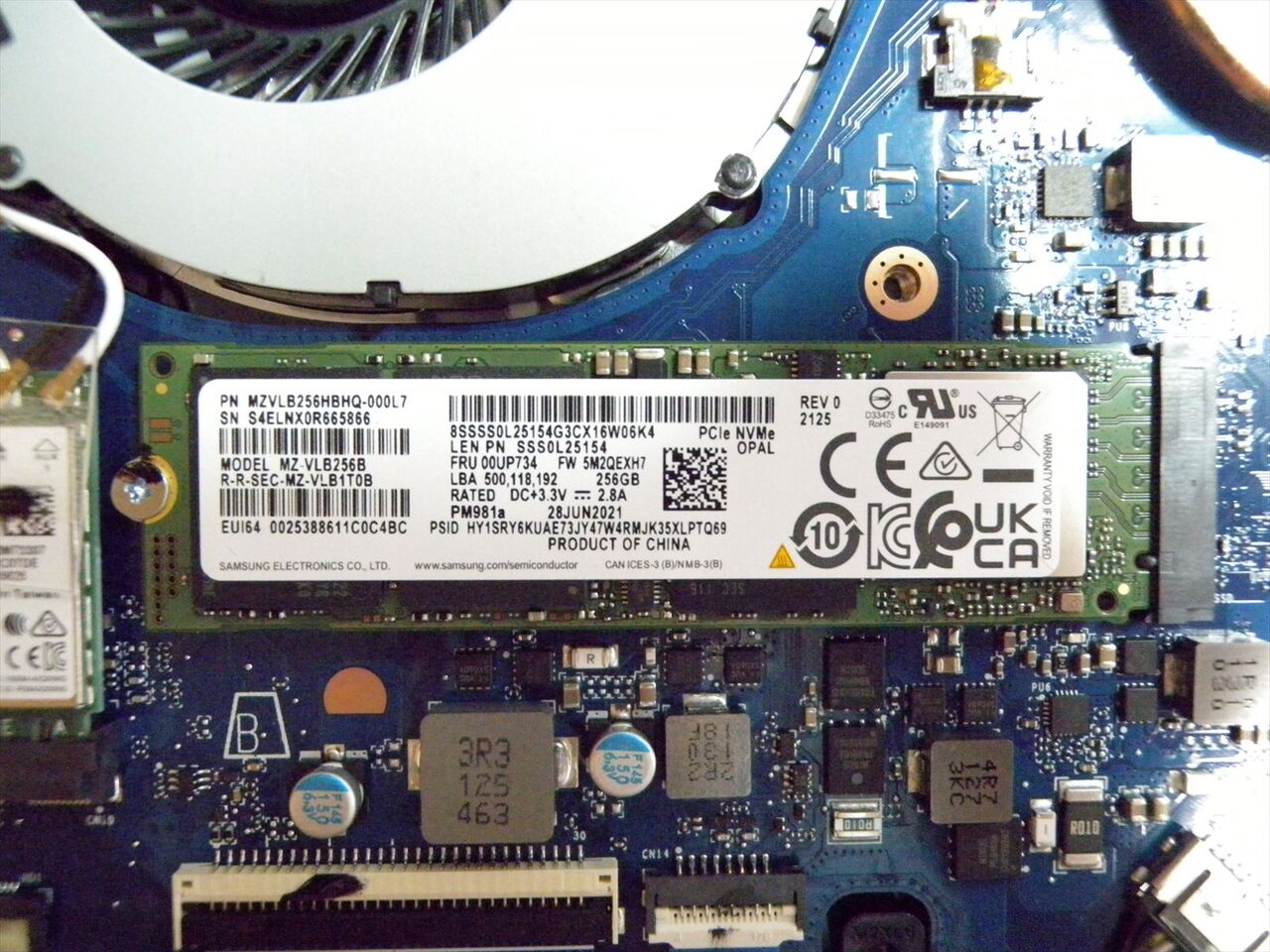 NEC Lavie PC-N1565AAW の分解、SSD交換 : パソコンホーム