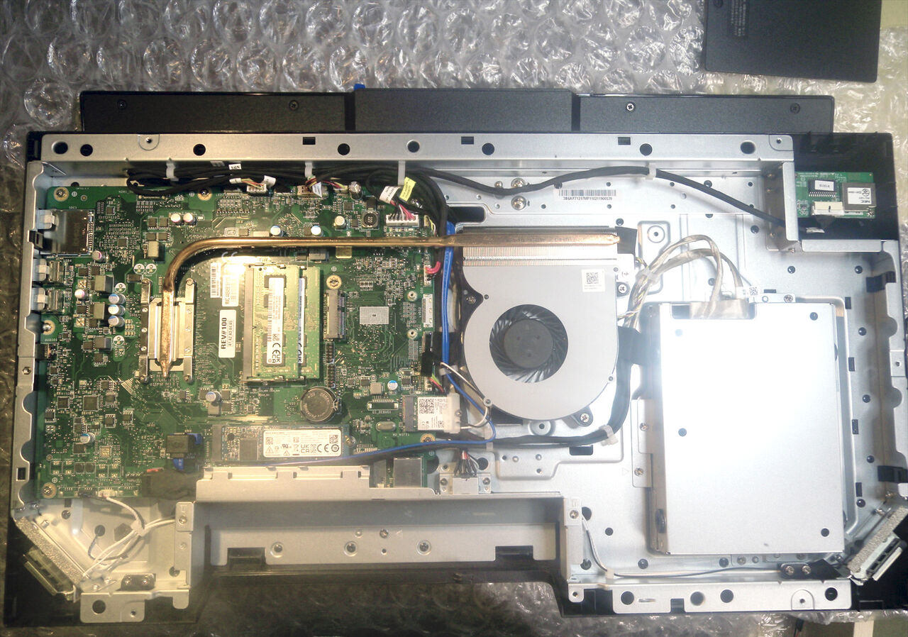 NEC LAVIE A23 A2365/BAB 型番PC-A2365BABの分解 : パソコン NEC LAVIE A23 A2365/BAB 型番PC-A2365BABの分解 : パソコン