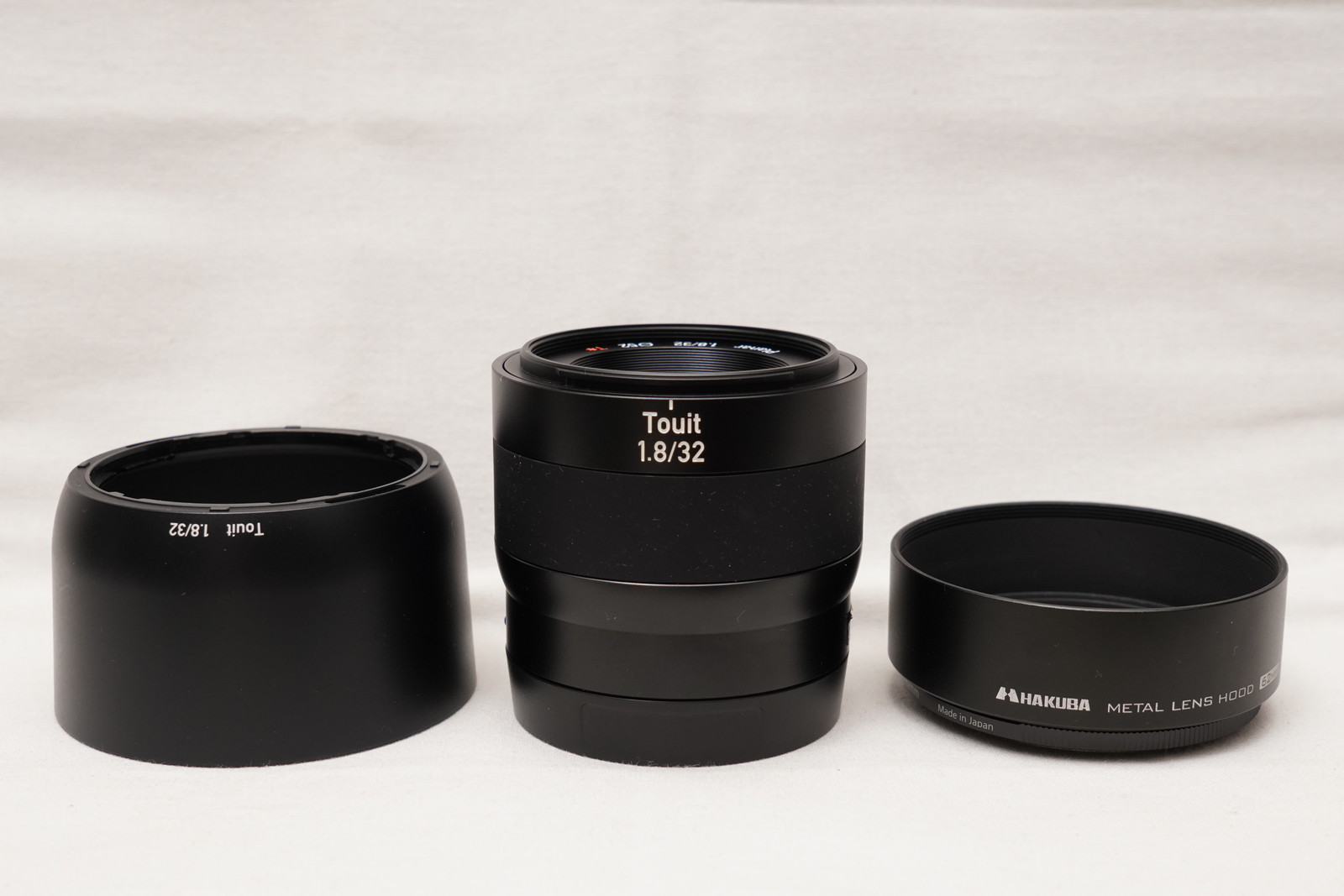 Carl Zeiss Touit 1.8/32に似合うレンズフードの紹介