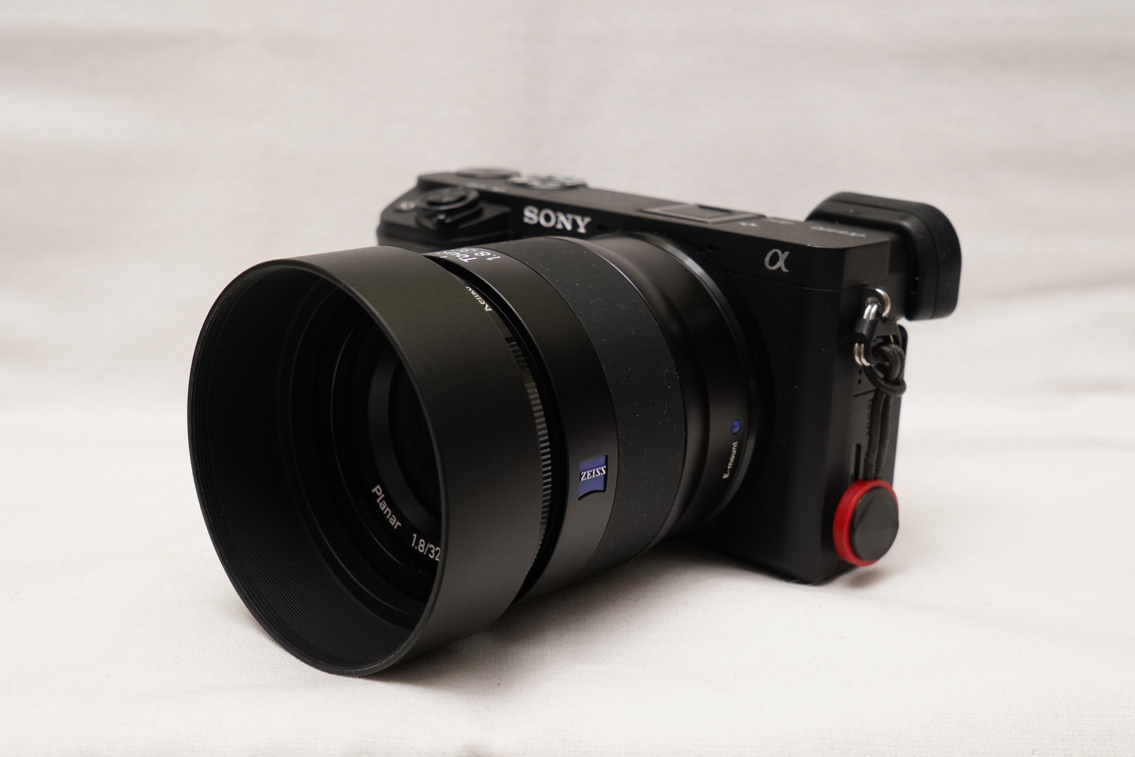 Carl Zeiss Touit 1.8/32に似合うレンズフードの紹介！ : ヌルカメラ！
