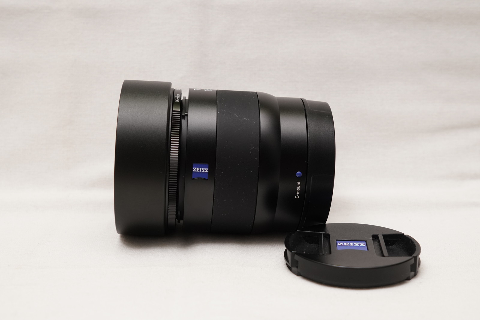 ZEISS Touit 1.8/32 レンズ　planar Amazon.co.jp: ZEISS 単焦点レンズ Touit 1.8/32 Eマウント 32mm