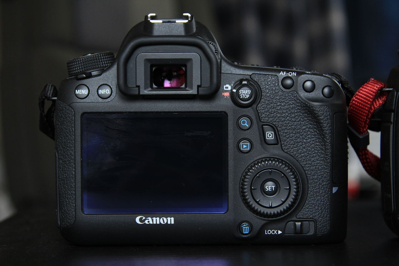 機材】軽量で扱いやすいエントリフルサイズ EOS 6Dを購入しました