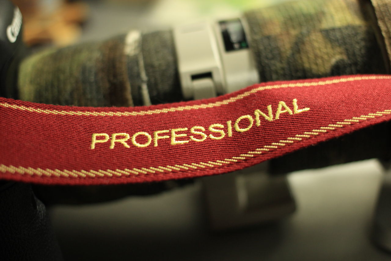 キヤノン プロカメラマンストラップ USD 販売終了キヤノン ネックストラップ EM-300DB:カメラ収納関連商品