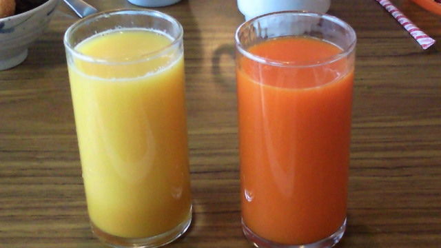 オレンジジュースと野菜ジュース Photy S Free Photo フリー写真素材