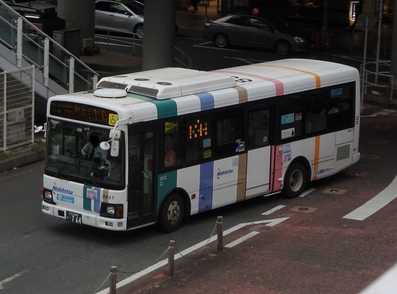 バス 西鉄バス北九州 8527(北九州200か・764) : 三度のメシよりバスが好きな