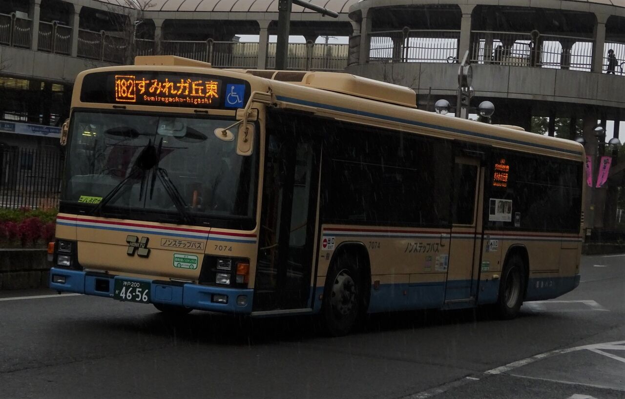阪急バス 7074 神戸0か4656 三度のメシよりバスが好きな人のブログ 新館