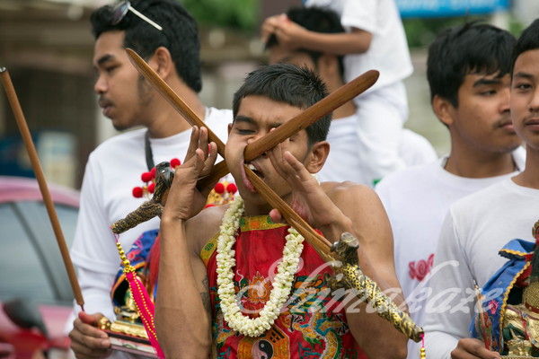 プーケット ベジタリアン フェスティバル プーケットツアーはプーケットしまかぜ案内人の観光ツアー オプショナルツアー ダイビング スパ 夜遊び ナイトライフ情報