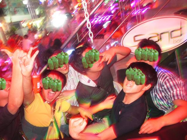 プーケットパトンビーチのバングラロード夜遊び繁華街でツアーで盛り上がり プーケットタウン パトンビーチ 夜遊びｖｉｐナイト 裏コヨーテ情報