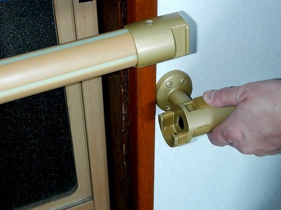 着脱式手すりの取り付け バウハウスの金具は良い 物 の ちから