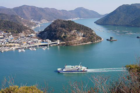 640px-Hinase_Bay_Bizen_Okayama_pref_Japan02bs