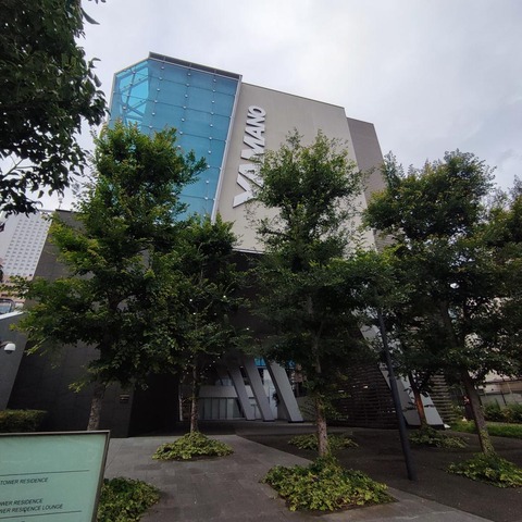 山野ホール南新宿駅側