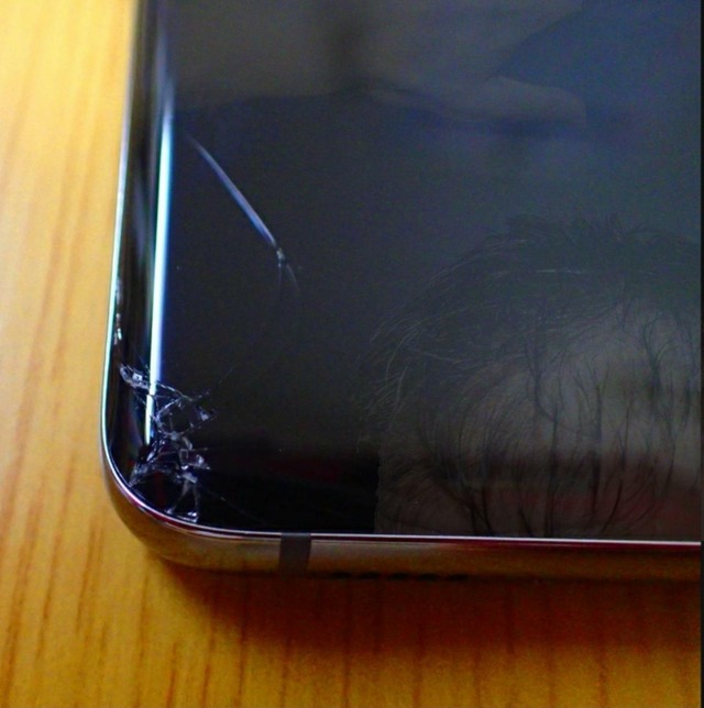 ガイジ「イライラすぎてスマホ投げたらスマホ割れたわ ミホヨ弁償しろ」【原神】