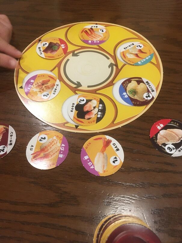 6歳長男とのボードゲーム 回転ずしポーカー オーダーピザーラ 子供とボードゲーム 3兄妹パパのボードゲーム日記 6歳長男とのボードゲーム 回転ずしポーカー オーダーピザーラ 子供とボードゲーム 3兄妹パパのボードゲーム日記