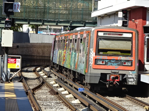 アテネMTアッチキ駅と電車201509 (2)