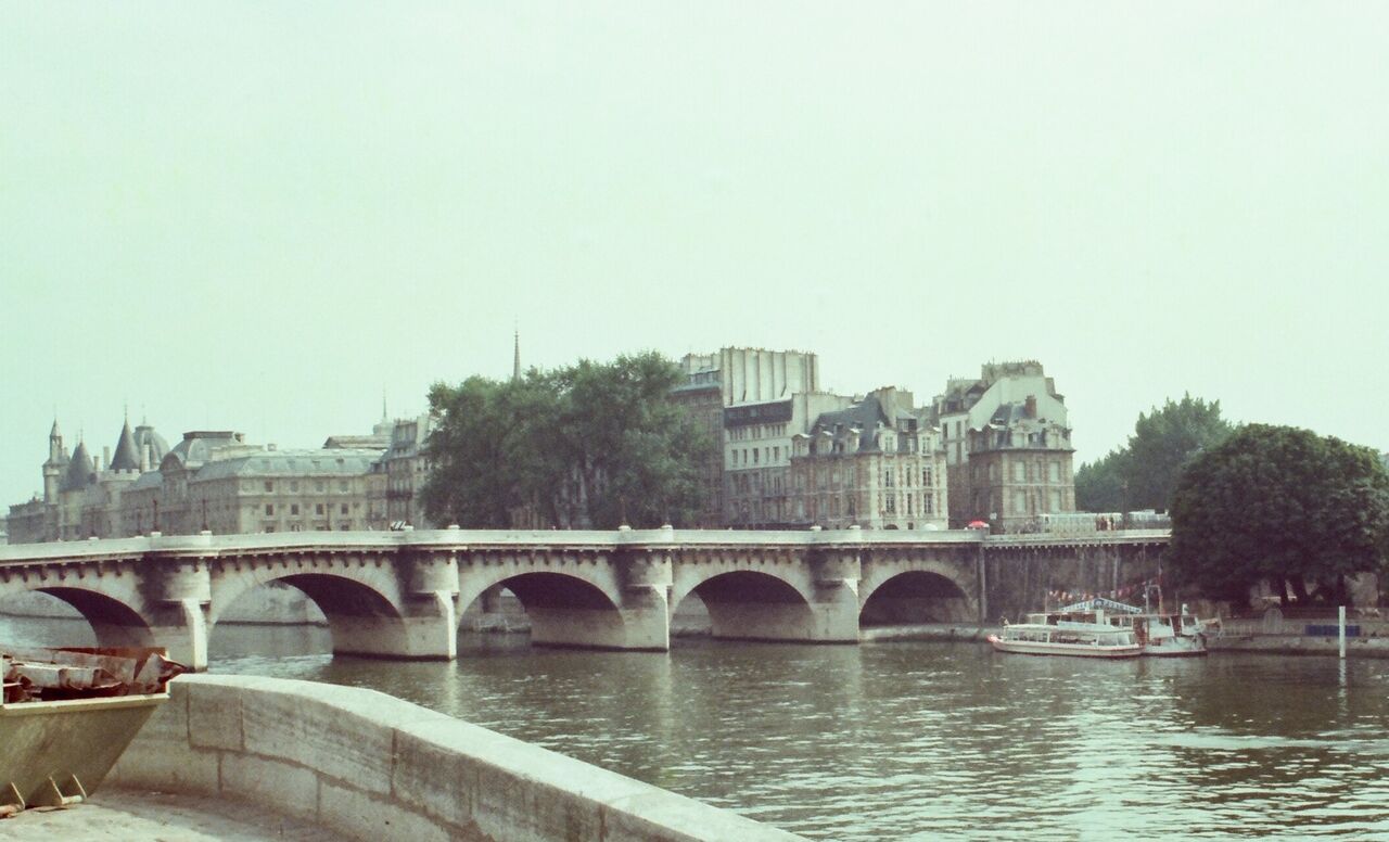 パリのセーヌ川クルーズ3 ヴドゥット デュ ポンヌフもそれなりに やまぶきシニアトラベラー