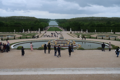 Versailles211B振り向き下にラトナ噴水