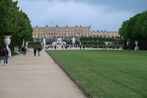 Versailles225cラトナ噴水中の遠景