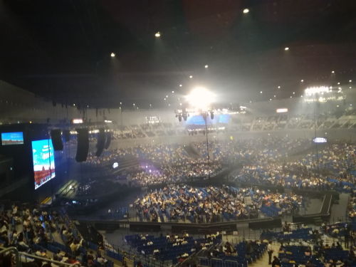 2016年 小田和正コンサート at 横浜アリーナ : East Asian Cafe