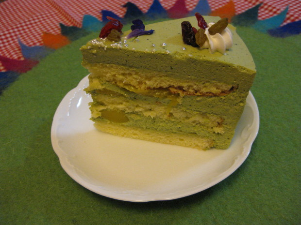 抹茶ケーキで 祝 誕生日 East Asian Cafe