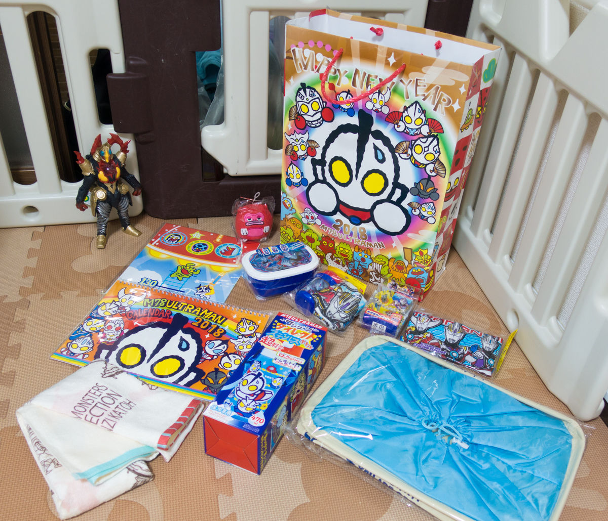 18ソラマチ初売り ウルトラマン福袋 3000円 ぴぐもん日記 18ソラマチ初売り ウルトラマン福袋 3000円 ぴぐもん日記