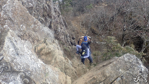 岩場の登り_P4211197