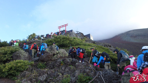 渋滞の登山道
